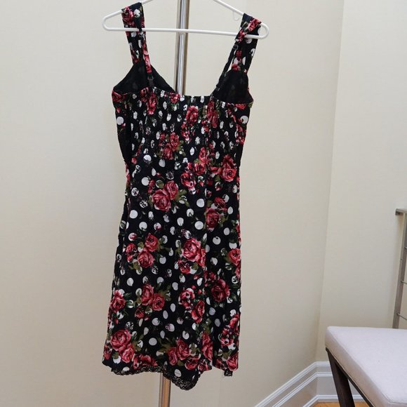 Summer Rose Detail Dress with Sweetheart Neckline - Picture 2 of 3